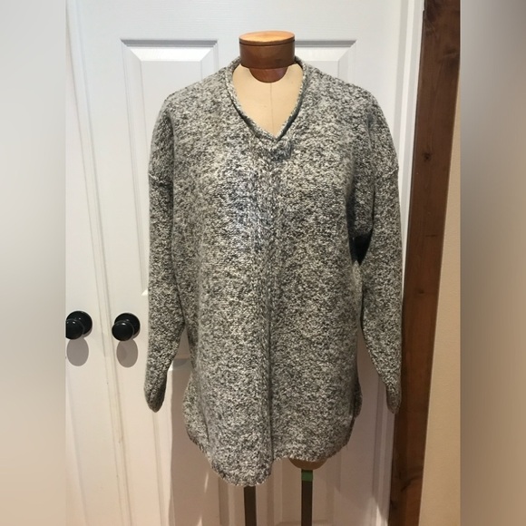 Alps Sweaters - Vintage Alps British Wool Blend Grey White Sweater Women’s Size XL